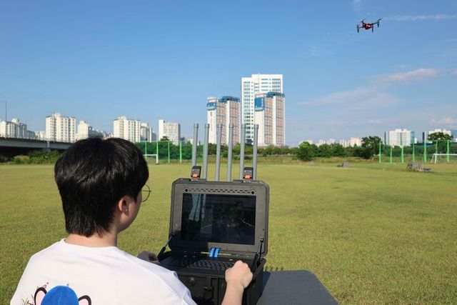한국원자력연구원이 자체 개발한 지능형 드론 무력화 장비(사진은 기사와 무관). [사진=한국원자력연구원]