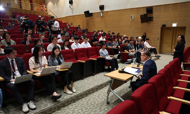 위성락 국가안보실장이 19일 용산 대통령실에서 이재명 대통령 UN 총회 순방 일정 관련 브리핑을 하고 있다. [사진=연합뉴스]