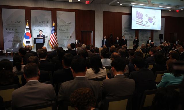 이재명 대통령이 25일(현지시간) 미국 워싱턴DC 국제전략문제연구소(CSIS)에서 정책 연설을 하고 있다. 2025.8.26