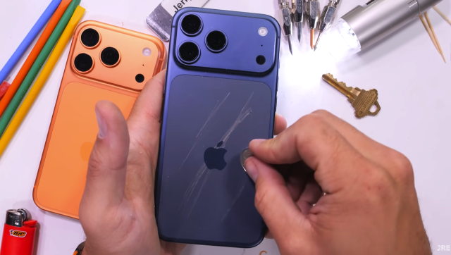 [사진=IT 유튜버 제리릭에브리띵(JerryRigEverything) 영상 캡처]