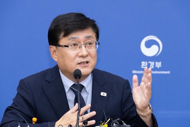 김성환 환경부 장관이 9일 서울 서초구 한강홍수통제소에서 열린 기자간담회에서 질의에 답하고 있다. [사진=환경부]