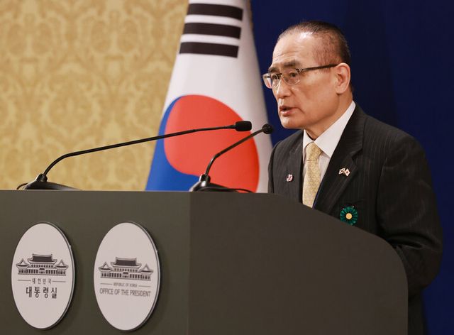 위성락 국가안보실장이 지난 8월 24일 일본 도쿄에서 이재명 대통령의 일본 방문 관련 브리핑을 하고 있다. [사진=연합뉴스]