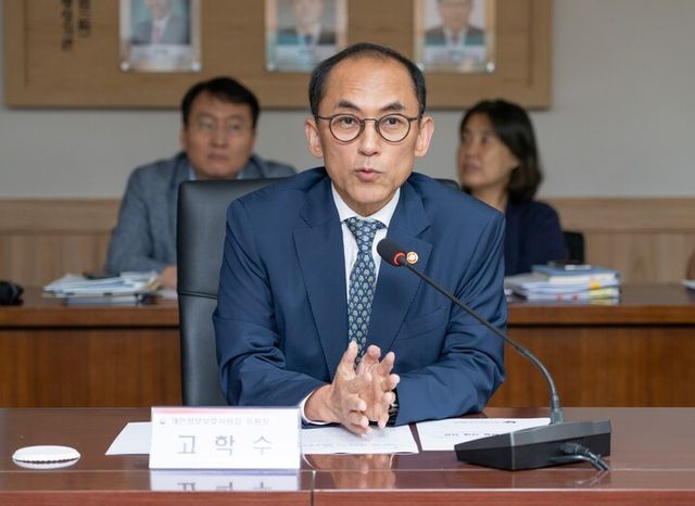 고학수 개인정보보호위원회 위원장이 지난 4일 서울 종로구 정부서울청사에서 '제47차 GPA 서울총회 준비현황 브리핑'을 하고 있다.&nbsp;