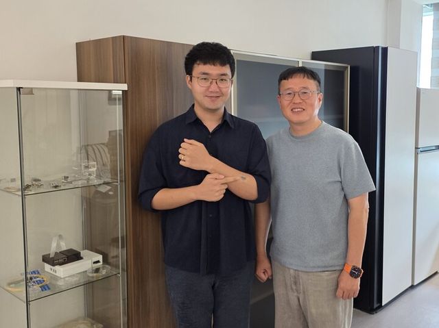 전재훈 바이오및뇌공학과 박사과정(왼쪽), 정기훈 교수.