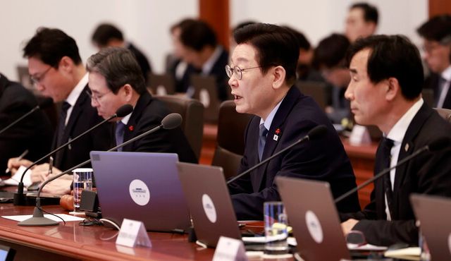 이재명 대통령이 15일 청와대에서 열린 수석보좌관회의에서 발언하고 있다. [사진=연합뉴스]