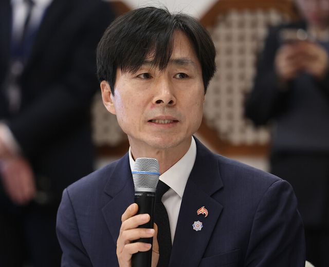 한창민 대표가 16일 청와대 상춘재에서 이재명 대통령이 마련한 정당 지도부 초청 오찬에서 발언하고 있다.&nbsp;[사진=연합뉴스]