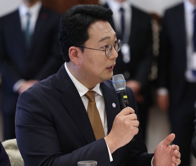 개혁신당 천하람 원내대표가 16일 청와대 상춘재에서 이재명 대통령이 마련한 정당 지도부 초청 오찬에서 발언하고 있다.