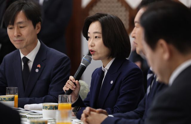 김재연 대표가 16일 청와대 상춘재에서 이재명 대통령이 마련한 정당 지도부 초청 오찬에서 발언하고 있다.&nbsp; [사진=연합뉴스]