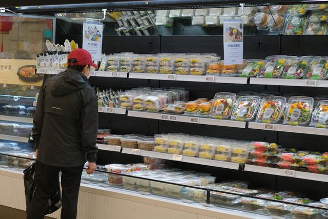 이마트 간편식 매대 모습. [사진=연합뉴스]