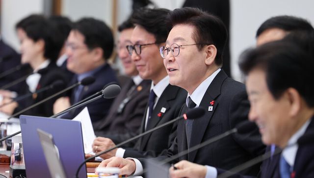 이재명 대통령이 27일 청와대에서 열린 국무회의에서 발언하고 있다. [사진=연합뉴스]