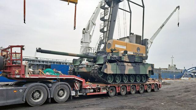 K방산 수주잔고가 100조원을 돌파한 가운데 생산 인프라 확충과 공급망 안정화, 인력 확보가 동시에 추진돼야 한다는 지적이 나오고 있다. [사진=현대로템]