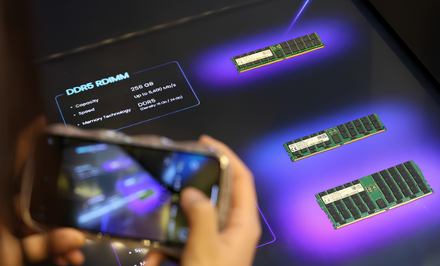 메모리 반도체 시장에서 D램과 낸드플래시 가격이 나란히 급등하며 강한 상승 국면에 진입했다. [사진=연합뉴스]