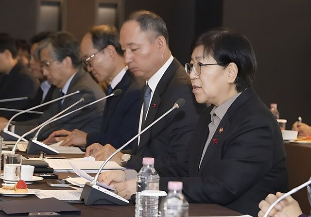 정은경 보건복지부 장관이 지난해 12월 29일 서울 중구 더플라자 호텔 서울에서 열린 보건의료정책심의위원회에서 발언하고 있다. [사진=보건복지부]