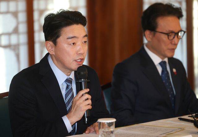 강훈식 대통령 비서실장이 지난해 12월 21일 서울 종로구 삼청동 총리공관에서 열린 고위당정협의회에서 발언하고 있다. [사진=연합뉴스]