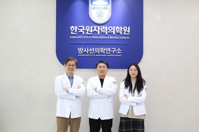 (좌측부터) 김재성 박사, 김동영 박사, 권영주 박사 [사진=한국원자력의학원]