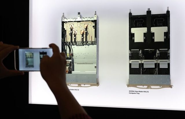 올해 1월 미국 라스베이거스에서 열린 CES 2026 엔비디아 부스에 차세대 AI 칩 '베라 루빈' 트레이가 전시돼 있다. [사진=연합뉴스]