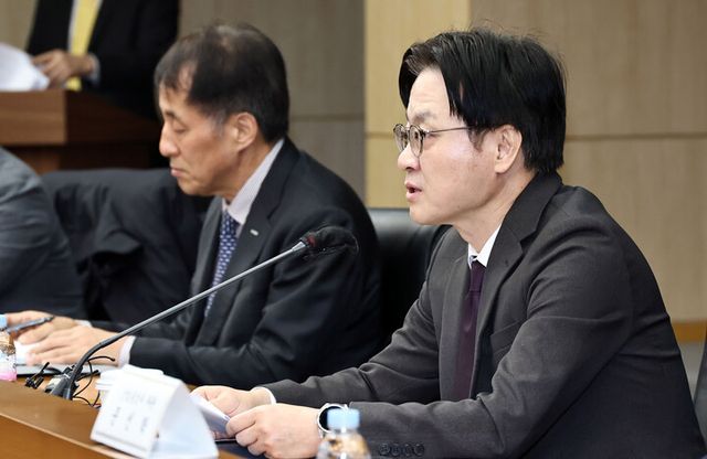 김정관 산업통상부 장관이 13일 서울 종로구 한국무역보험공사에서 열린 한미 전략적 투자 MOU 이행위원회에서 발언하고 있다. [사진=연합뉴스]