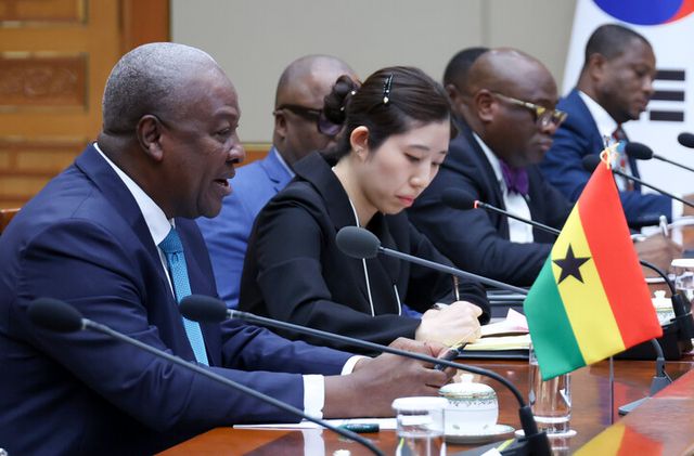 존 드라마니 마하마 가나 대통령이 11일 청와대에서 열린 이재명 대통령과의 정상회담에서 발언하고 있다. [사진=연합뉴스]