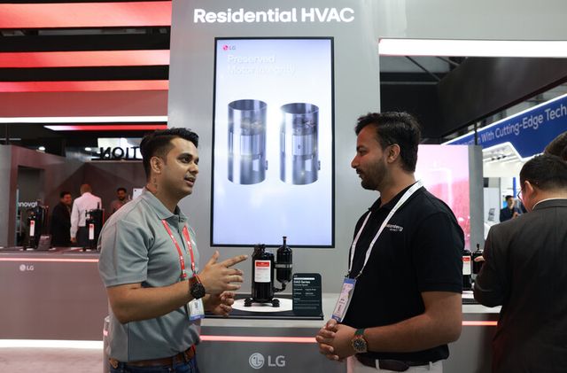 LG전자가 지난 12일부터 인도 뭄바이에서 열리는 냉난방 공조(HVAC) 전시회 ‘ACREX 2026’에 참가해 완제품과 핵심 부품을 아우르는 종합 공조 설루션을 선보였다. [사진=LG전자]