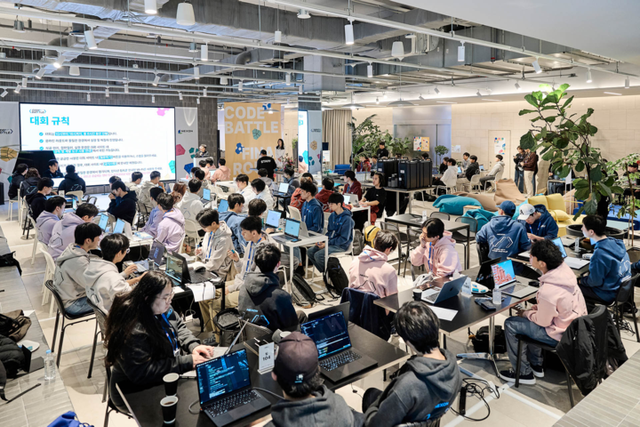 지난해&nbsp;10월&nbsp;25일 판교 넥슨 사옥에서 열린 대회&nbsp;10주년 기념 대학생 리그&nbsp;‘NYPC&nbsp;코드 배틀’&nbsp;파이널 라운드 현장 사진. [사진=넥슨]&nbsp;