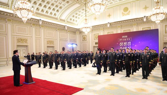 이재명 대통령이 6일 청와대 영빈관에서 열린 2026년 준장 진급 장성 삼정검 수여식에서 격려사를 하고 있다. [사진=연합뉴스]