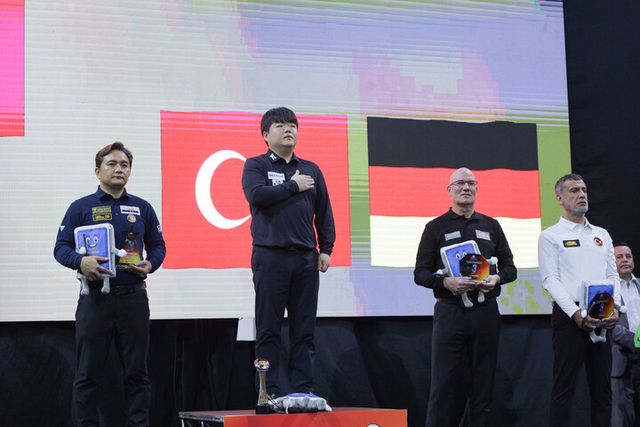 (왼쪽부터) 준우승 트란탄럭(베트남), 조명우(대한민국), 공동 3위 마틴 혼(독일), 타이푼 타스데미르(튀르키예). [사진=SOOP]