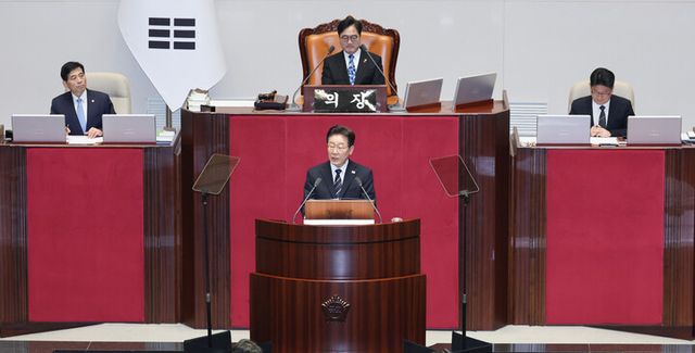 이재명 대통령이 2일 국회에서 추가경정예산안 시정연설을 하고 있다. [사진=연합뉴스]