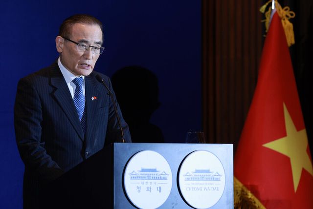 위성락 국가안보실장이 23일(현지 시각) 베트남 하노이 한 호텔의 한국프레스센터에서 이재명 대통령의 국빈방문에 관한 브리핑을 하고 있다. [사진=연합뉴스]