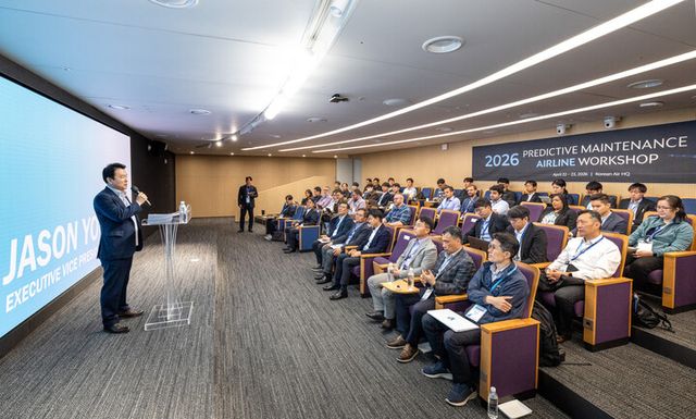 워크숍 시작에 앞서 기조연설을 하고있는 유종석 대한항공 안전보건 총괄 겸 오퍼레이션 부문 부사장(CSO)의 모습. [사진=대항항공]