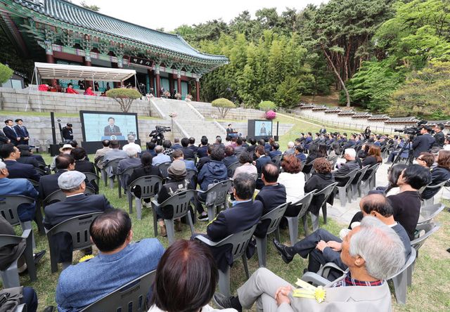 이재명 대통령이 28일 충남 아산 현충사에서 열린 충무공 이순신 탄신 제481주년 기념 다례행사에서 축사를 하고 있다. [사진=연합뉴스]