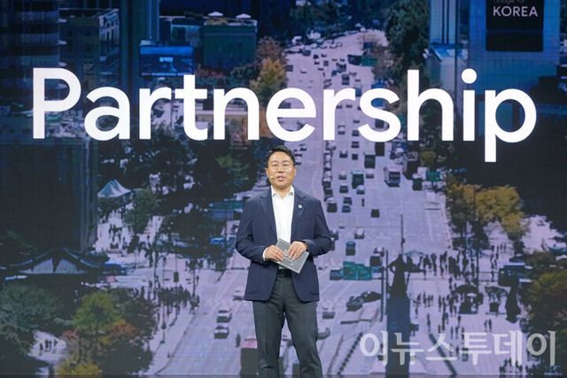 윤구 구글코리아 사장이 국내 AI 생태계 확대 전략을 발표하고 있다. [사진=안경선 기자]&nbsp;