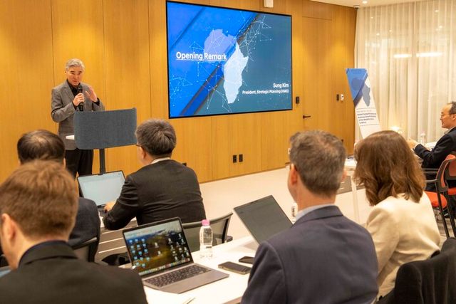 성 김 현대차그룹 전략기획담당 사장이 ‘SOAS CSST 연구 성과 보고회’에서 인사말을 하고 있다. [사진=현대차그룹]