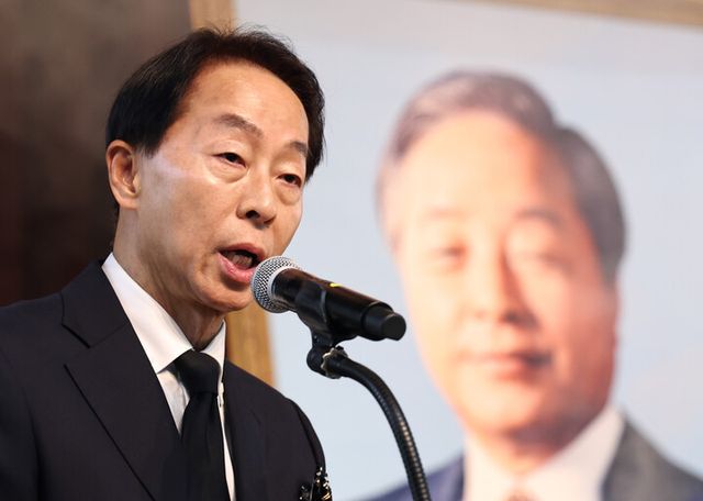 추모사 하는 김현철 김영삼대통령기념재단 이사장[사진=연합뉴스]