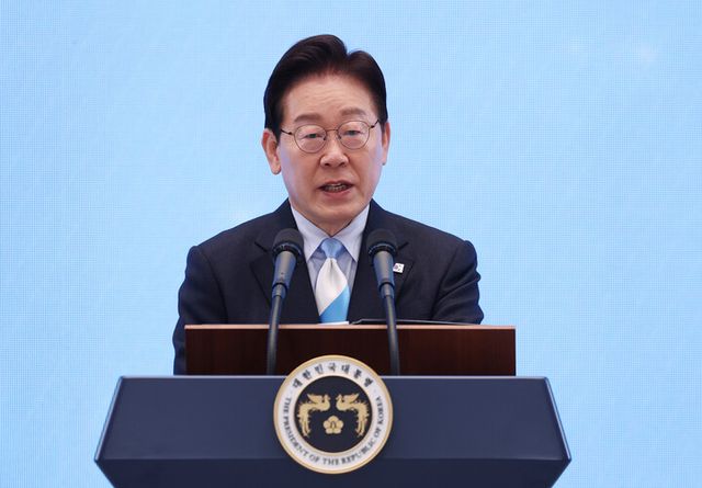 이재명 대통령이 1일 청와대 영빈관에서 열린 노동절 기념식에서 기념사하고 있다. [사진=연합뉴스]