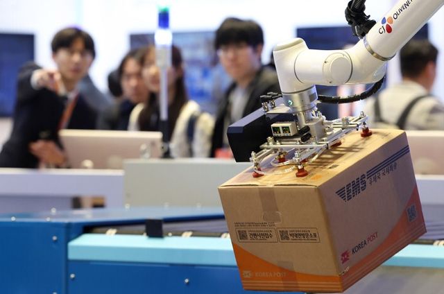 지난해 12월 정부는 산업 전반의 ‘AI 대전환’을 본격화하기 위해 ‘산업인공지능정책관’을 신설했다. [사진=연합뉴스]