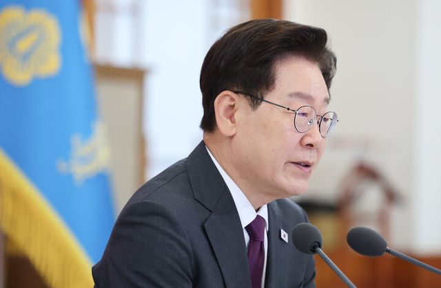 이재명 대통령이 21일 청와대에서 열린 대통령 자문회의·위원회 간담회에서 발언하고 있다. [사진=연합뉴스]