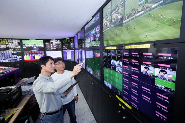 LG유플러스가 내년 북중미에서 열리는 2026 국제축구연맹(FIFA) 월드컵의 안정적인 국내 중계를 위해 국제 방송망 구축에 나선다. [사진=LG유플러스]