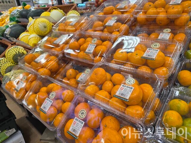 진열된 과일에 당도가 표시돼 있다. [사진= 한정용 기자]