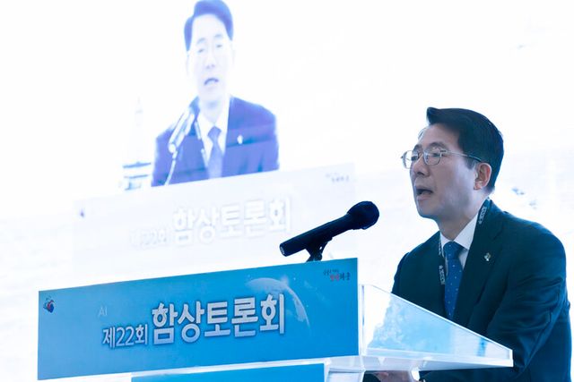황종우 해양수산부 장관이 11일 부산 해군작전기지 마라도함에서 열린 '제22회 함상토론회'에 참석했다. [사진=해양수산부]