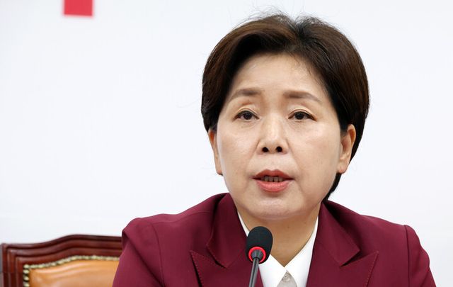 국민의힘&nbsp;양향자&nbsp;최고위원이 15일 국회에서 열린 최고위원회의에서 지도부 총사퇴를 제안하고 있다.[사진=연합뉴스]