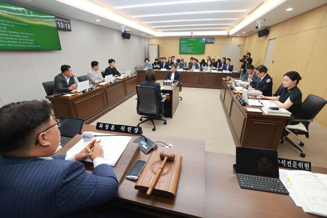 제434회 임시회 1차 행정문화위원회. [사진=충북도의회]