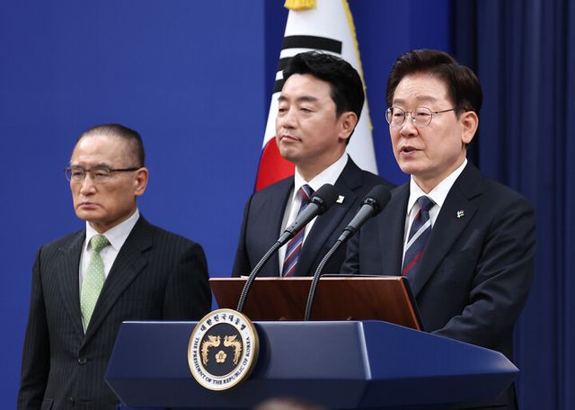 이재명 대통령이 19일 청와대 춘추관에서 G7참석·유럽순방 결과 브리핑을 하고 있다. [사진=연합뉴스]