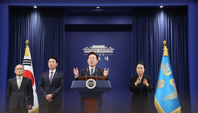 이재명 대통령이 19일 청와대 춘추관에서 G7참석·유럽순방 결과 브리핑을 하고 있다. [사진=연합뉴스]