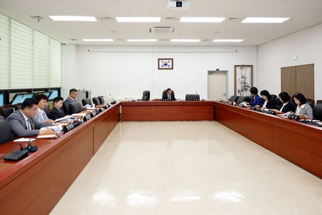  수원 군공항 화성이전 반대 특별위원회 제4차 회의. [사진=화성특례시의회]