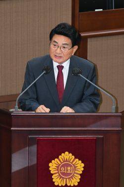 홍국표 시의원 발언 모습. [사진=서울시의회]