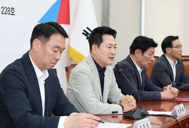 국민의힘 장동혁 대표가 28일 국회에서 열린 '선출직 공직자 평가혁신 TF 임명장 수여식 및 1차 회의'에 참석, 발언하고 있다.[사진=연합뉴스]