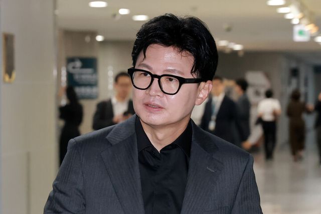 무소속 한동훈 의원이 1일 국회 의원회관에서 열린 국방·안보 현안 비공개 간담회에 참석하고 있다.[사진=연합뉴스]