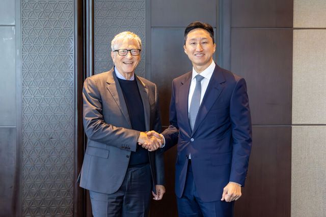 정기선 HD현대 수석부회장이 빌 게이츠(Bill Gates) 테라파워(TerraPower) 창업자와 지난해 8월 22일 만나 SMR(소형모듈원전) 사업 협력방안에 대해 논의했다. [사진=HD현대]