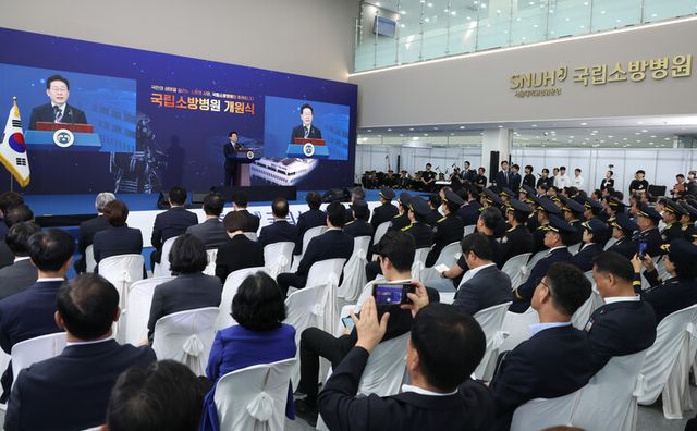 이재명 대통령이 11일 충북 음성 국립소방병원 개원식에서 기념사를 하고 있다. [사진=연합뉴스]