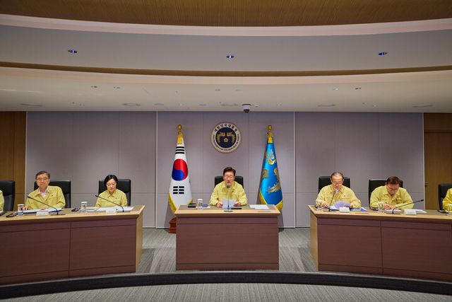 이재명 대통령이 18일 청와대 국가위기관리센터에서 을지 국가안전보장회의를 주재하고 있다. [사진=청와대]
